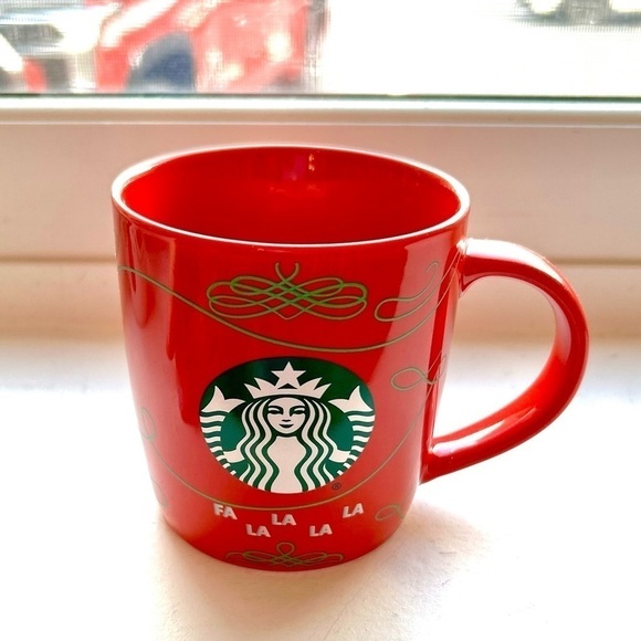 Bundle 2 Starbucks Holiday Ceramic Mugs 2011 10oz Mittens/Dove 2020 12oz… - Picture 6 of 11